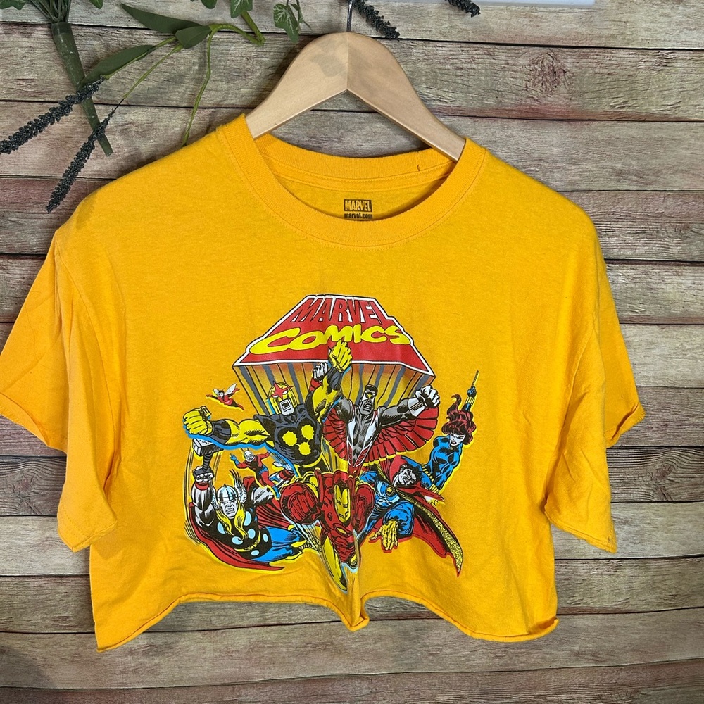 Marvel Comics Yellow Cropped T-Shirt Women’s Size Large